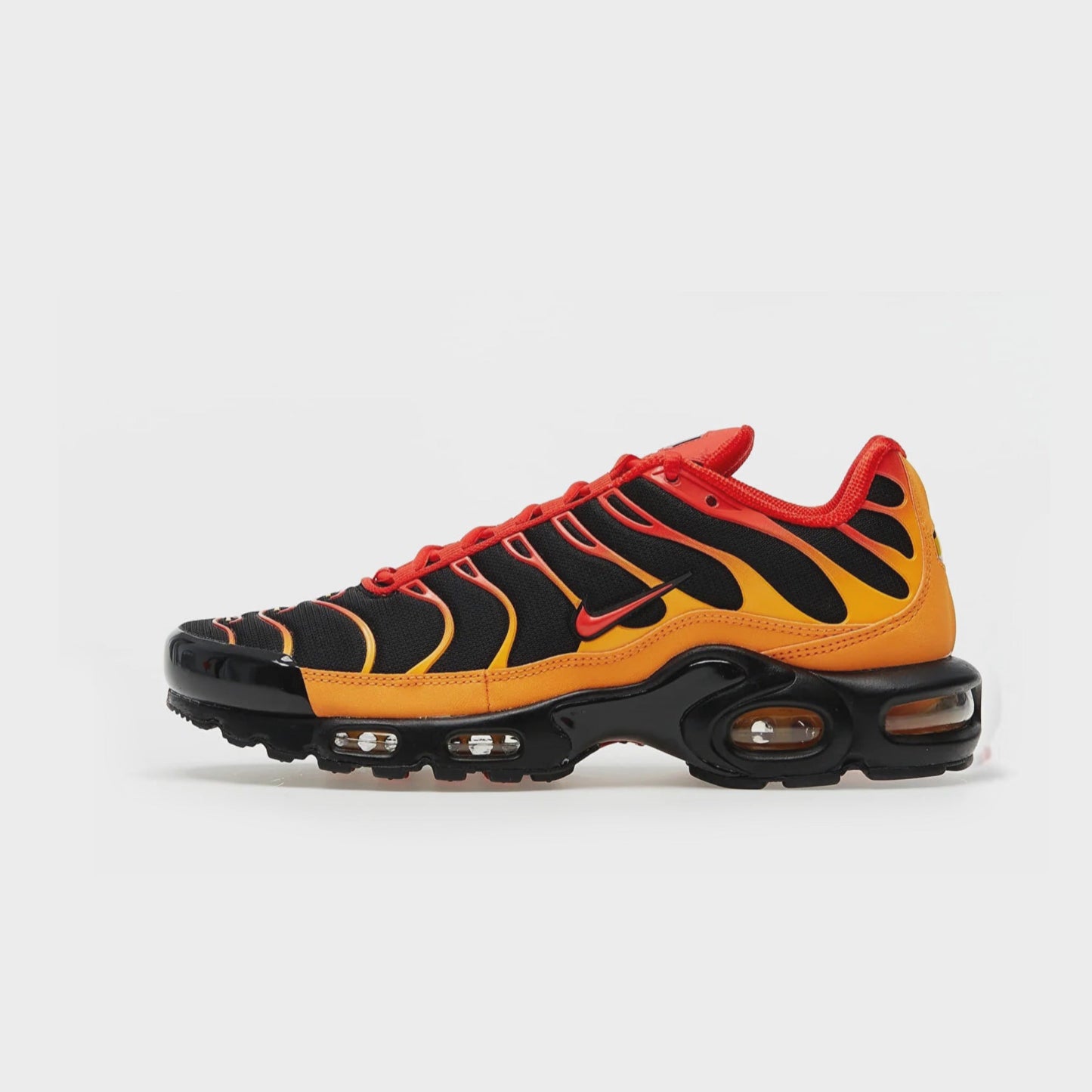 Nike Air Max Plus "Chile Red-Vivid Orange"